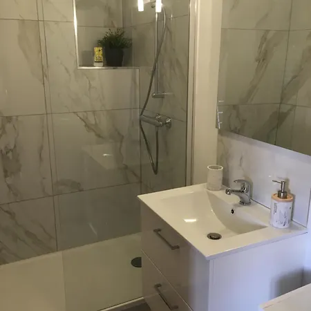 Studio Terrasse Cyr Sur Mer Апартаменты *